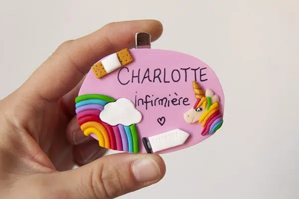 Quelles sont les caractéristiques d’un bon badge personnalisé ?